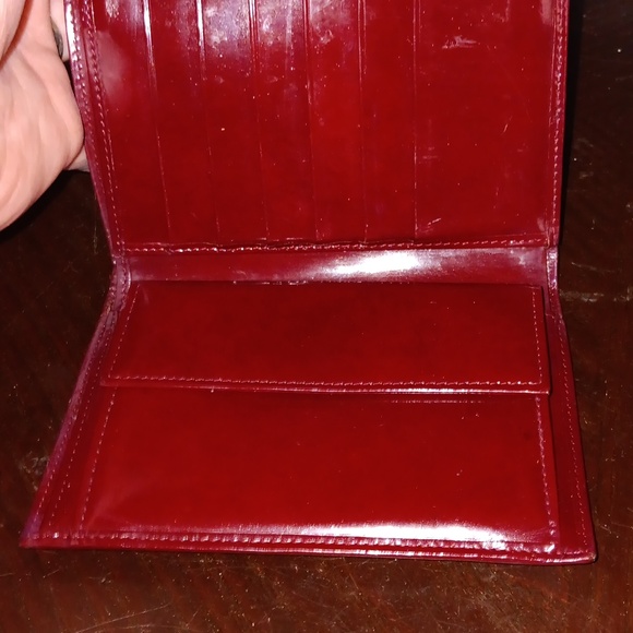CARTIER EUC BEAUTIFUL SIGNATURE BURGUNDY TRIFOLD WALLET - Picture 8 of 13